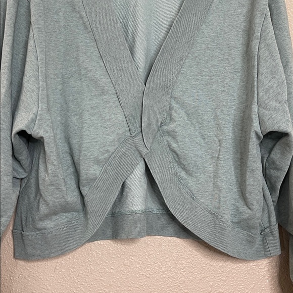 Pilcro Women’s Oversized Sweatshirt – Light Sage Green – Size L Open Back Detail - Picture 7 of 11